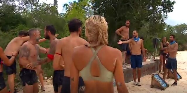 Survivor: Παραλίγο να πιαστούν στα χέρια Μπλε και Κόκκινοι – “Ποιον είπες βλάκα ρε;”