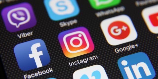 Ρωσία: Απαγορεύει Facebook – Instagram και χαρακτηρίζει “εξτρεμιστική οργάνωση” τη Meta