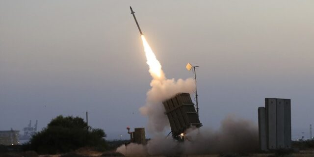 Iron Dome: Ο Ζελένσκι ζητά το υπερόπλο του Ισραήλ – “Έχετε τα καλύτερα αντιπυραυλικά συστήματα”