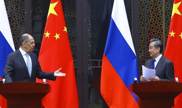 Κίνα: Συνάντηση Λαβρόφ με τον Κινέζο ΥΠΕΞ – Συμφωνία για διεύρυνση της συνεργασίας των δύο χωρών