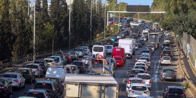 Ουρές χιλιομέτρων μετά από καραμπόλα στην άνοδο του Κηφισού