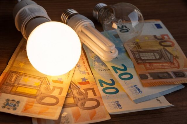 Λογαριασμοί ρεύματος: Στα 72 ευρώ η επιδότηση για τα νοικοκυριά τον Απρίλιο