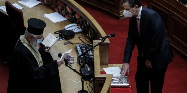 Σκυλακάκης: Ορκίστηκε βουλευτής της ΝΔ στη θέση της Μαριέττας Γιαννάκου