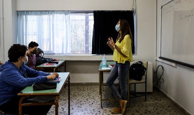 Τζανάκης: Πότε πρέπει να φύγουν οι μάσκες στα σχολεία