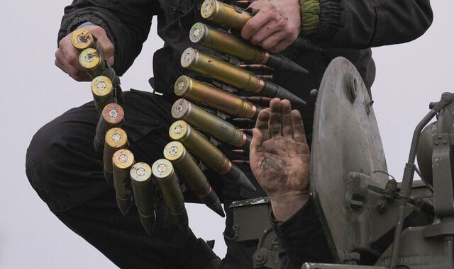 Πόλεμος στην Ουκρανία: Αυστραλία και Καναδάς ενισχύουν με στρατιωτικό εξοπλισμό