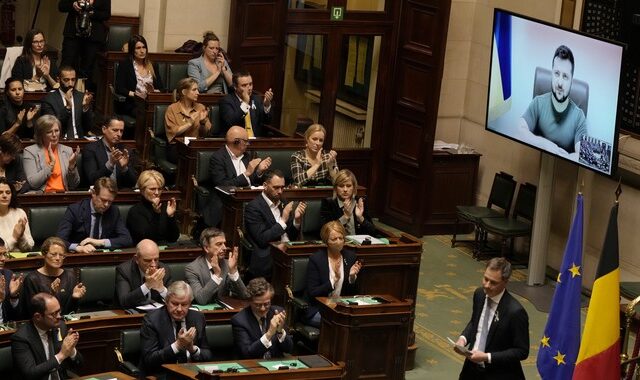 Ζελένσκι στο βελγικό κοινονοβούλιο: “Η ειρήνη έχει μεγαλύτερη αξία από τα διαμάντια”