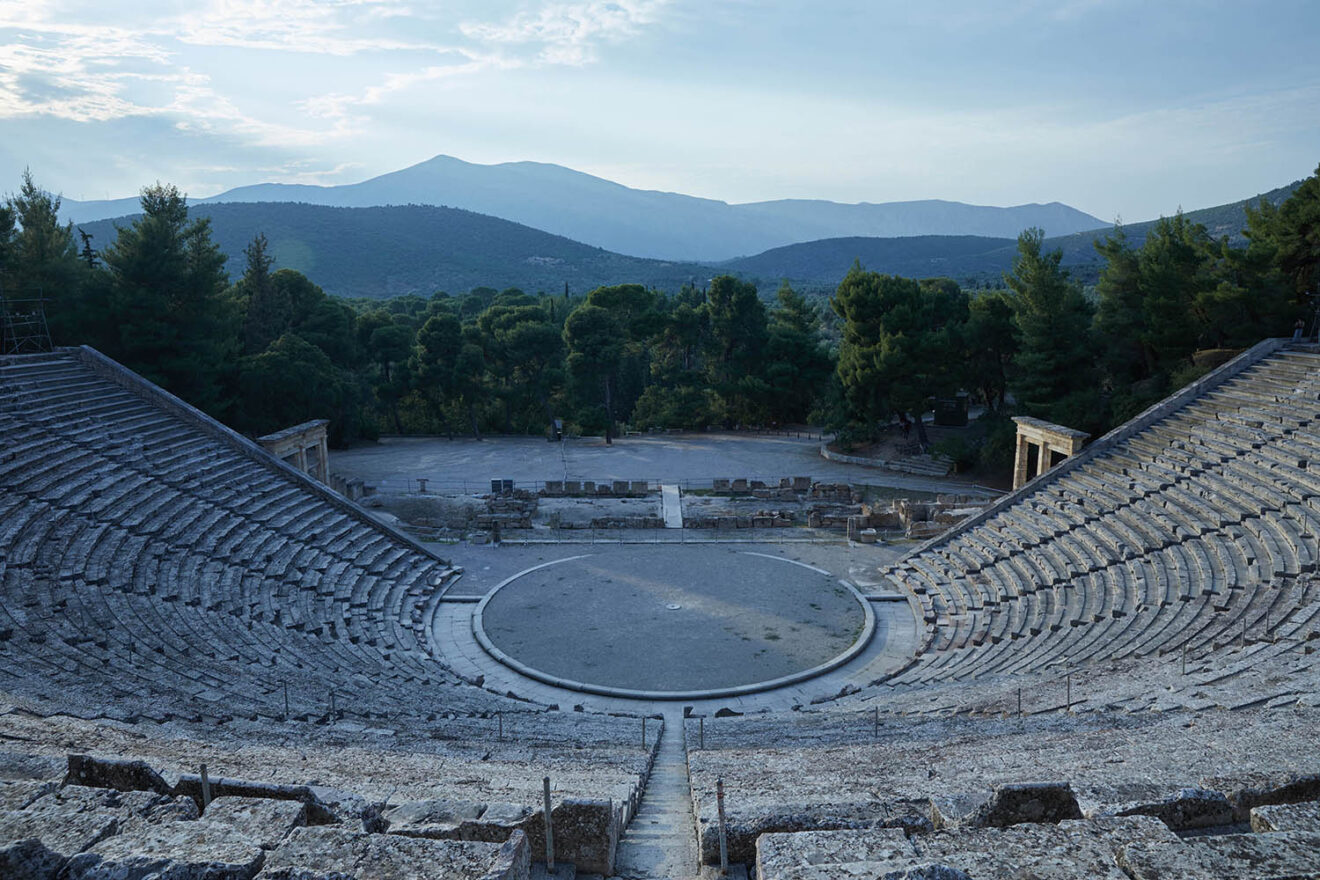 Αρχαίο Θέατρο Επιδαύρου: Οι 7+4 παραστάσεις του καλοκαιριού που περιμένουμε