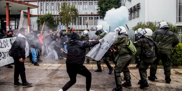 Θεσσαλονίκη: Επεισόδια στο ΑΠΘ και χρήση χημικών από τα ΜΑΤ