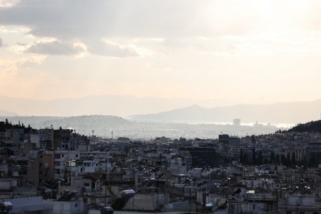 Καιρός Αθήνα: Συννεφιά και θερμοκρασία έως 15 βαθμούς
