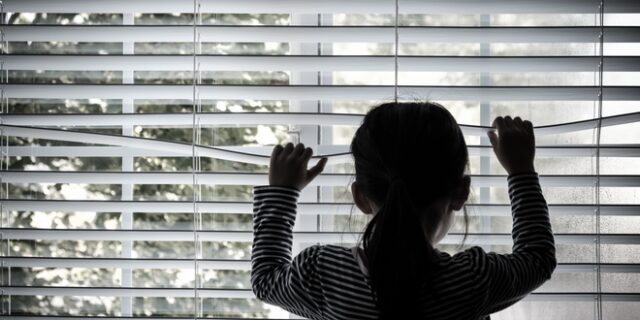 Νέα Σμύρνη: Προφυλακιστέος ο πατέρας που κατηγορείται ότι βίαζε τη 10χρονη κόρη του