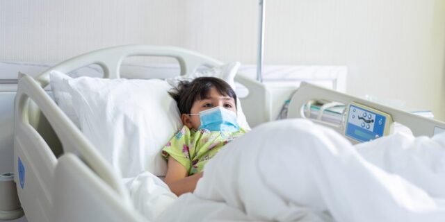 Μυστήριο με τα αυξανόμενα κρούσματα σοβαρής ηπατίτιδας σε μικρά παιδιά