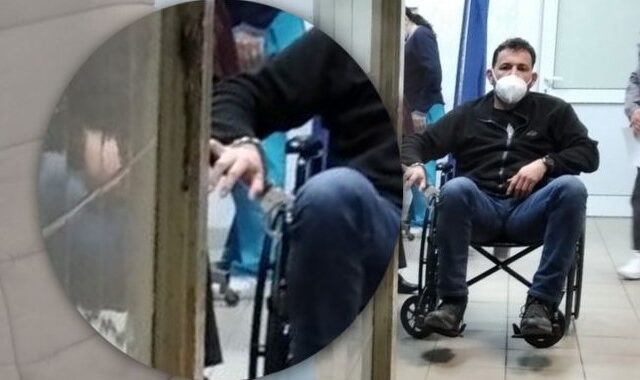 Θεσσαλονίκη: Με χειροπέδες σε καροτσάκι ο τραυματίας της διαμαρτυρίας στο λιμάνι