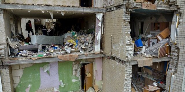 Ουκρανία: Νέες επιθέσεις στο Αζοφστάλ – Εντείνονται οι βομβαρδισμοί στο Λουγκάνσκ