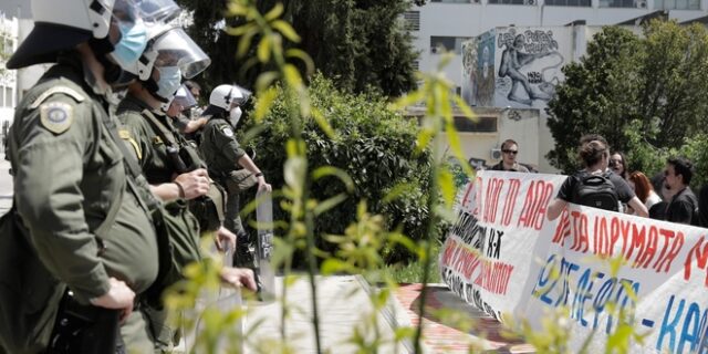 Θεσσαλονίκη: Διαμαρτυρία φοιτητών στο ΑΠΘ κατά της παρουσίας αστυνομικών δυνάμεων