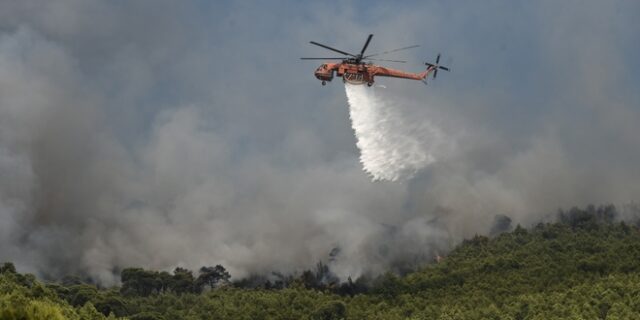 Σε ύφεση και οριοθετημένες οι φωτιές σε Λουτράκι, Κιλκίς και Κάστρο