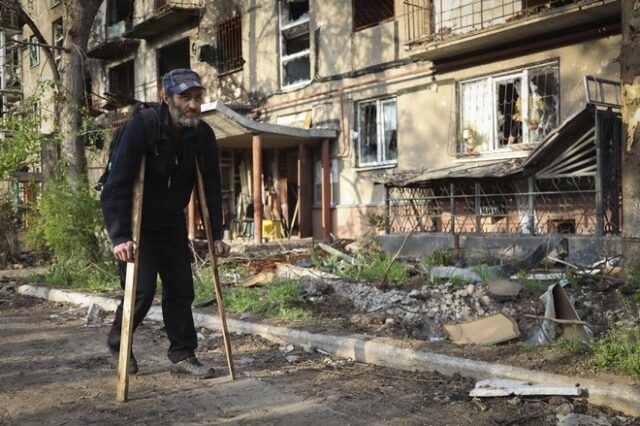 Ουκρανία: Ανελέητο σφυροκόπημα στη Μαριούπολη – Εκατοντάδες εγκλωβισμένοι στο Αζοφστάλ