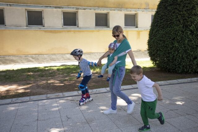 Ο εγκέφαλος των γονέων με περισσότερα από τρία παιδιά γερνάει πιο γρήγορα