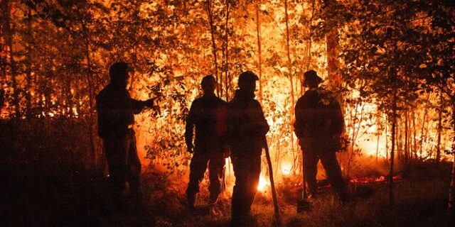 Φωτιές στη Σιβηρία: 10 νεκροί και πάνω από 450 καμένα σπίτια