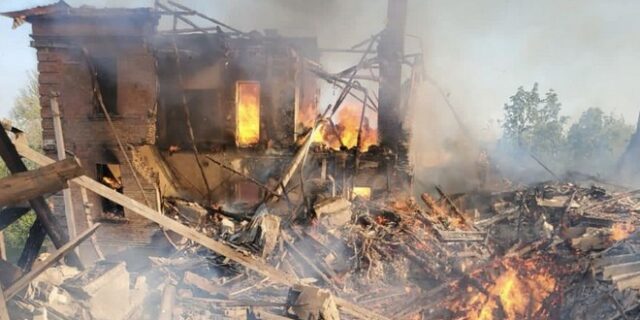 Ουκρανία: Φόβοι για δεκάδες νεκρούς από βομβαρδισμό σε σχολείο – Διασώθηκαν οι άμαχοι από το Αζοφστάλ