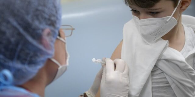 Εμβόλιο Pfizer: “Ναι” από το FDA στη χορήγησή του σε παιδιά μεταξύ από 6 μηνών μέχρι 4 ετών