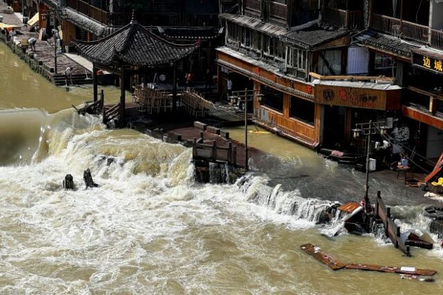 Κίνα: Δέκα νεκροί από τις πλημμύρες