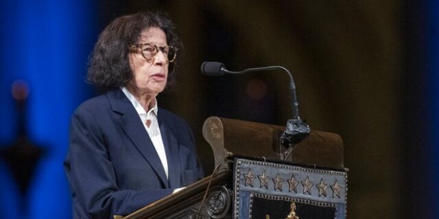 Fran Lebowitz: “Αν οι άντρες κυοφορούσαν, τις αμβλώσεις θα τις μοίραζαν δωρεάν στο δρόμο”