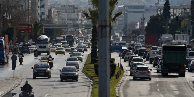 Κίνηση στους δρόμους: Μποτιλιάρισμα σε Κηφισό και κεντρικούς δρόμους – LIVE ΧΑΡΤΗΣ