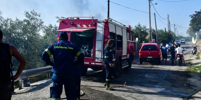 Πάτρα: Υπό μερικό έλεγχο η φωτιά που ξέσπασε ανάμεσα σε σπίτια