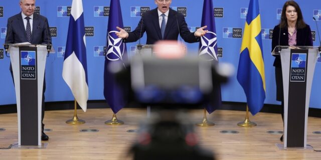 Η Τουρκία απέρριψε την πρόταση του ΝΑΤΟ για τριμερή συνάντηση με Σουηδία – Φινλανδία