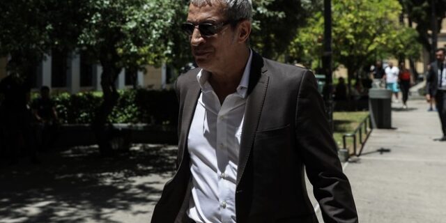 Θέμης Αδαμαντίδης: Αναβλήθηκε για τις 14 Ιουλίου η δίκη – Ζητήθηκε ιατροδικαστική εξέταση