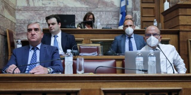 Παρακολουθήσεις: Η κυβέρνηση ή ψεύδεται ασύστολα ή έχει χάσει κάθε έλεγχο…