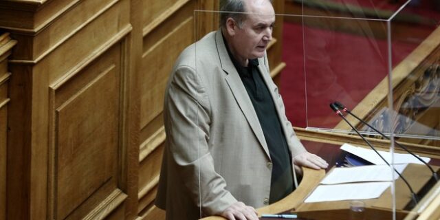 Φίλης: 40.000 υποψήφιοι θυσία στο βωμό του Μινώταυρου της νεοφιλελεύθερης ιδεολογίας