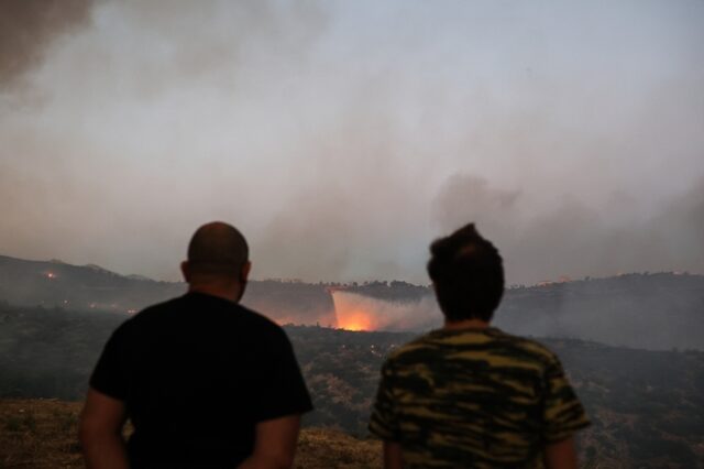 Φωτιά στην Πεντέλη: Σύσταση για αποφυγή μετακινήσεων προς εγκαταστάσεις απασχόλησης παιδιών