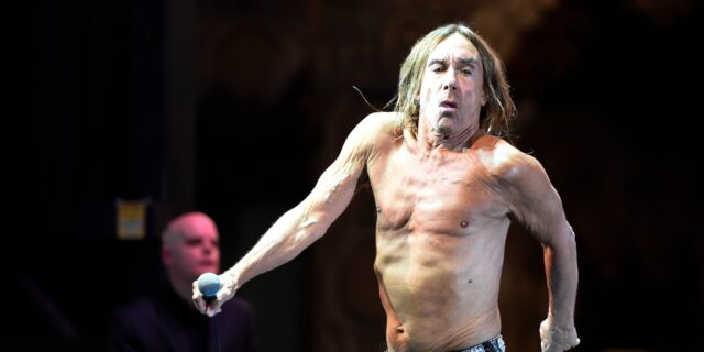 Είδαμε τον Iggy Pop στο Release: Ο “βρώμικος” θεός της πανκ “σάρωσε” στα 75 του τη σκηνή