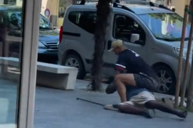 Αδιανόητο έγκλημα στην Ιταλία: 32χρονος στραγγάλισε πλανόδιο πωλητή σε αμαξίδιο που του ζήτησε χρήματα