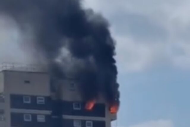 Βρετανία: Φωτιά σε 17ωροφο ουρανοξύστη στο Λονδίνο
