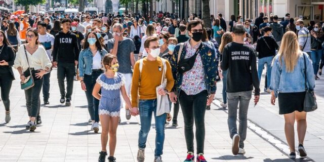 “Καμπανάκι” ΠΟΥ: “Πάρτε μέτρα στην Ευρώπη για να αποφευχθούν τα χειρότερα το φθινόπωρο”