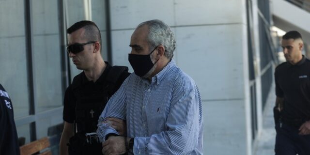 Δίκη ψευτογιατρού: Αρνήθηκε ότι συνεργάστηκε με τον “Dr Kontos”, ο κατηγορούμενος πρώην υπουργός