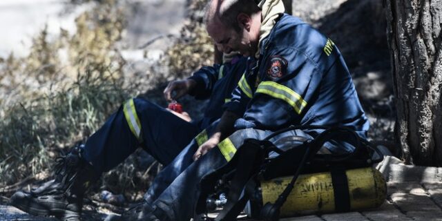 Φωτιές στην Αττική: Πυραγός αποκαλύπτει 5 προβλήματα που αμφισβητούν το “πετύχαμε” της κυβέρνησης