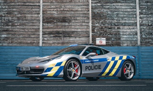 Τσεχία: Η αστυνομία ενέταξε στον στόλο της κατασχεμένη Ferrari