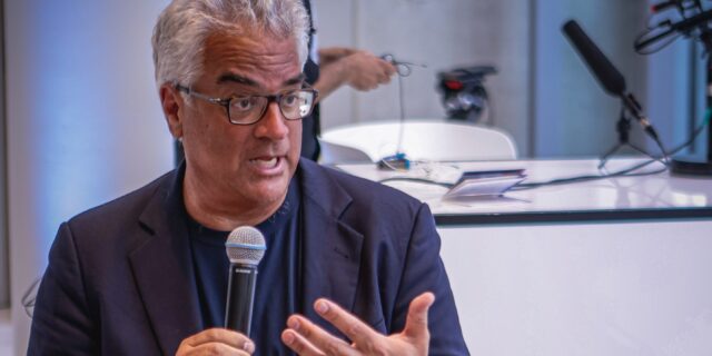 Νικόλας Χρηστάκης: “Το φθινόπωρο θα κάνω νέα δόση mRNA εμβολίου. Σας συμβουλεύω να κάνετε το ίδιο”