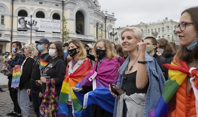 Η Ουκρανία σκέφτεται να νομιμοποιήσει τους γάμους ομόφυλων ζευγαριών
