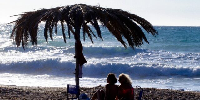 Καιρός: Έντονη αστάθεια – Έως τους 32 βαθμούς Κελσίου η θερμοκρασία