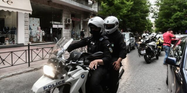 Τρελή καταδίωξη διαρρηκτών στη Δυτική Αττική – Οι δράστες προκάλεσαν τροχαίο ατύχημα