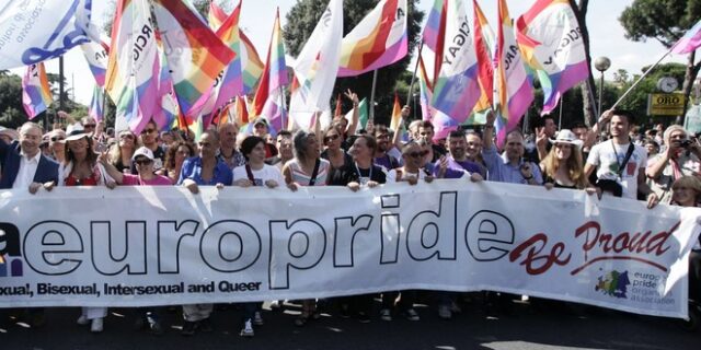 Σερβία: Ο Βούτσιτς θέλει να ακυρώσει το EuroPride – Στην “αντεπίθεση” οι διοργανωτές