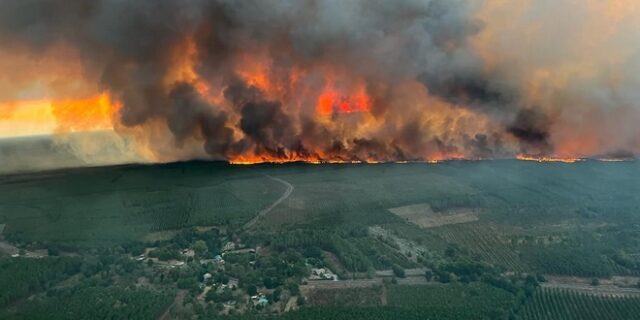 Γαλλία: Στο έλεος του καύσωνα και των πυρκαγιών – Συγκλονιστικές εικόνες