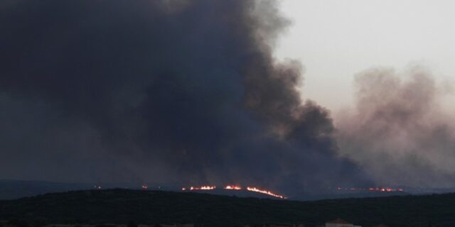 Κύθηρα: Δασική φωτιά σε δύσβατη περιοχή στο Γερακάρι