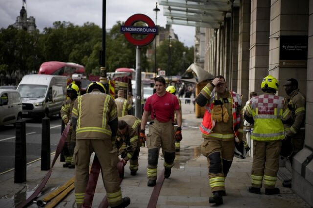 Λονδίνο: Υπό έλεγχο η φωτιά σε σιδηροδρομική γέφυρα στο Σάουθγουορκ