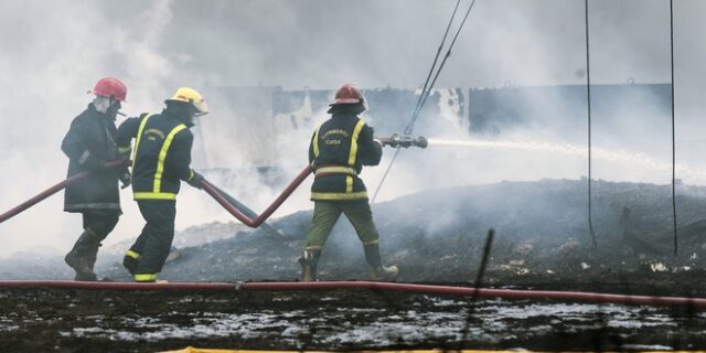 Κούβα: Νεκροί 16 πυροσβέστες από τη φωτιά σε εγκατάσταση αποθήκευσης καυσίμων