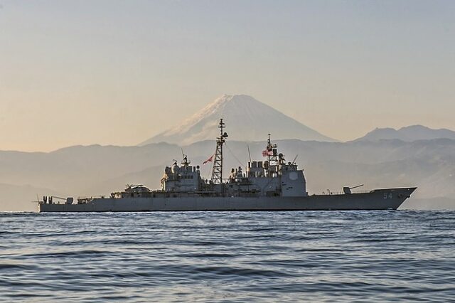 Κίνα: Ο στρατός της παρακολουθεί τα αμερικανικά πολεμικά σκάφη που διαπλέουν το Στενό της Ταϊβάν